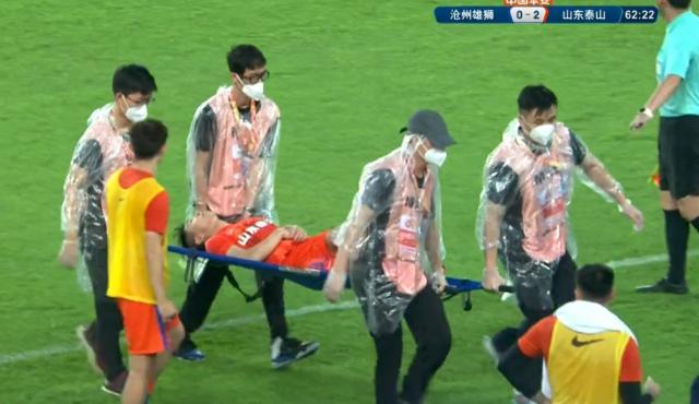 九游-金敬道遭踩踏离场被送往医院 徐亮:国脚都是宝啊