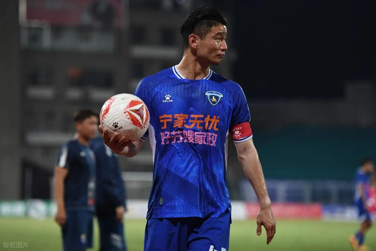 九游体育-鲁能王牌功勋正式离开俱乐部，曾是国足全能球员，表现可圈可点