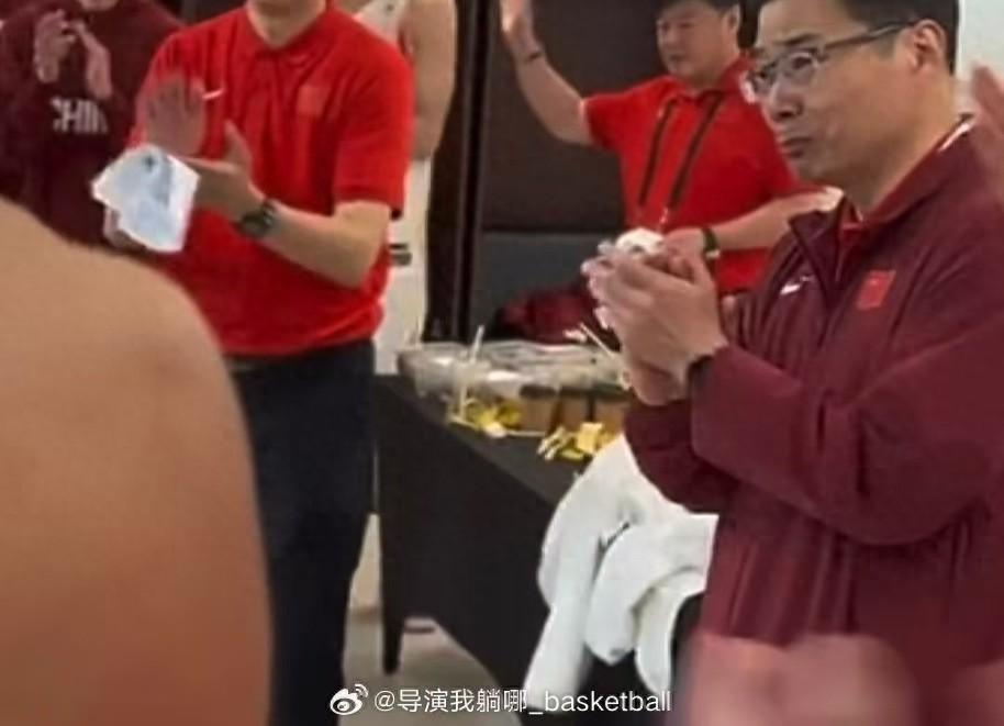 九游-男篮1人被赞：很像黑人球员，弹速快，身体壮，会卡位，拼抢积极